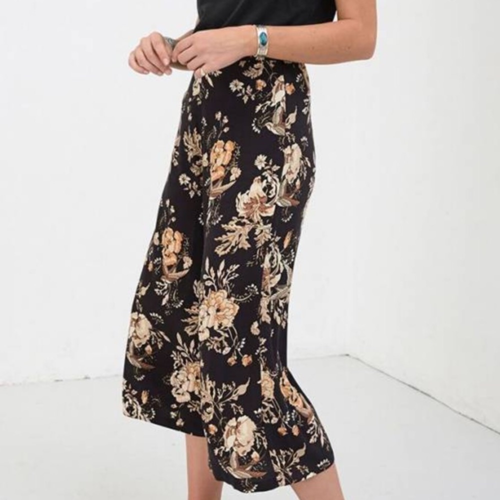 EUC Spell Rosa Crop Pants size medium